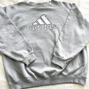 Vintage Adidas crewneck sweater, no stains or tears in great condition!